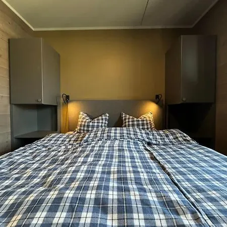 Riddertunets Utsikt Til Mugnetind דירה